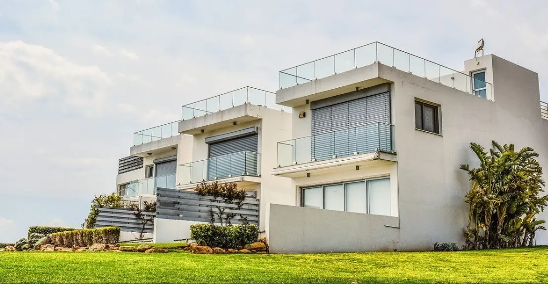 lenhart-immobilien-provision-tipps-modernes-haus